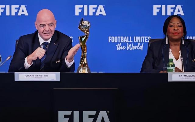 易游体育入口 -殷文琦吻别